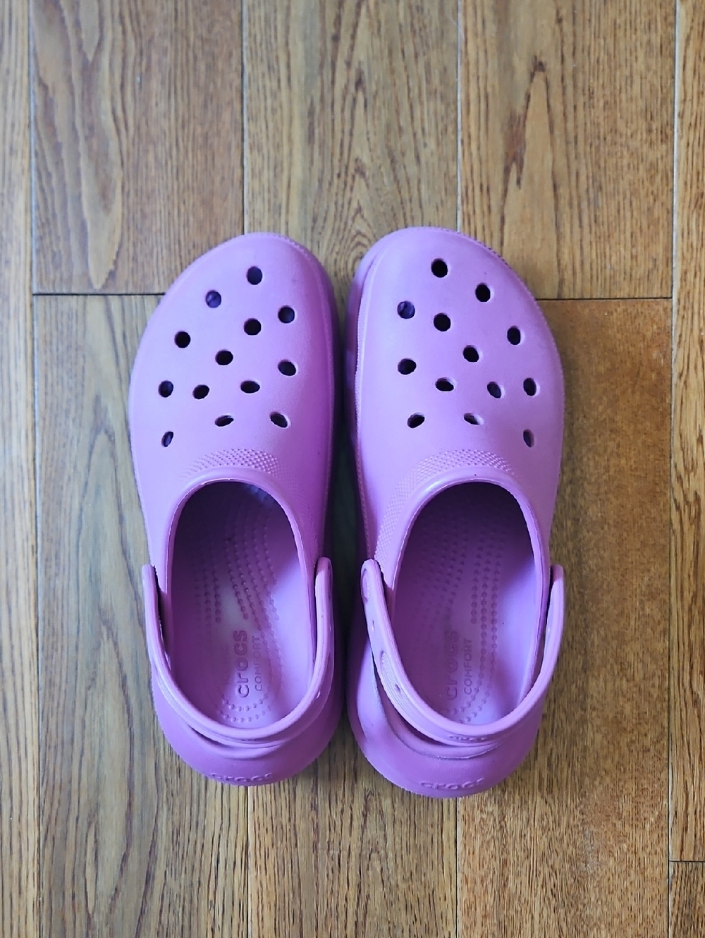 CROCS Stomp Clogs, Size 9 Magenta